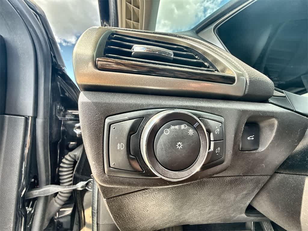 Thumbnail: 2015 Ford Fusion - 16