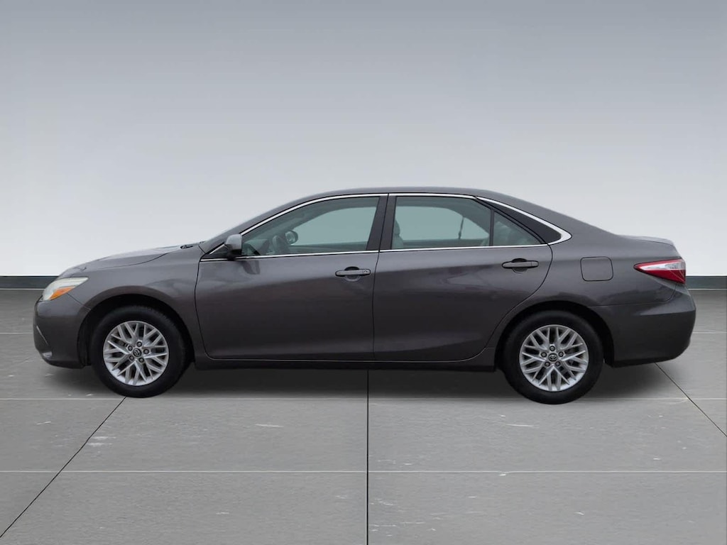 Used 2016 Toyota Camry LE Sedan