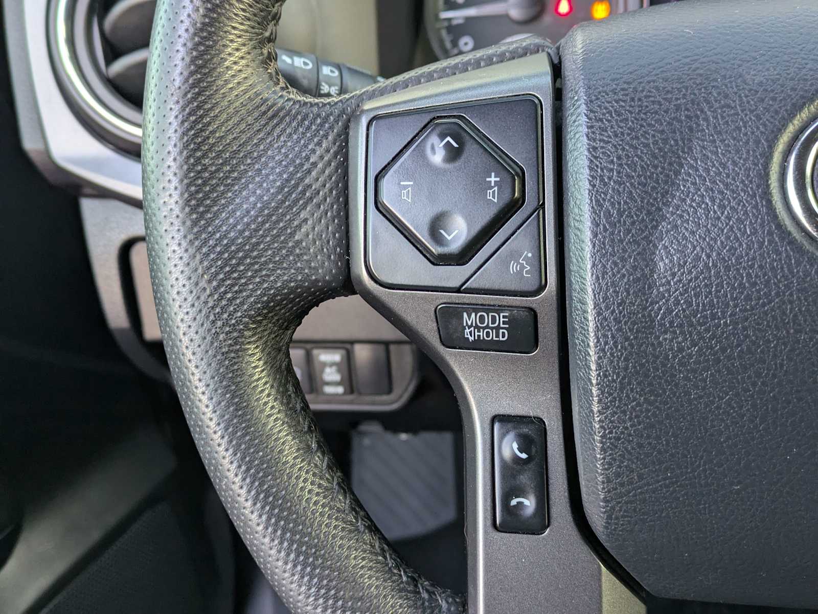 Thumbnail: 2020 Toyota Tacoma - 22