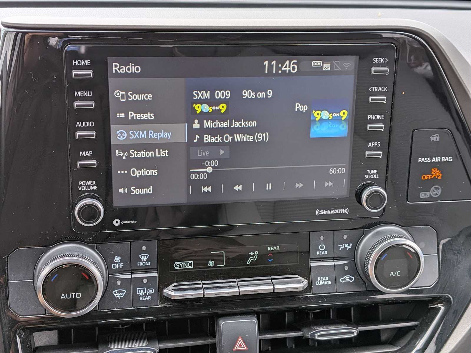 Thumbnail: 2022 Toyota Highlander - 26