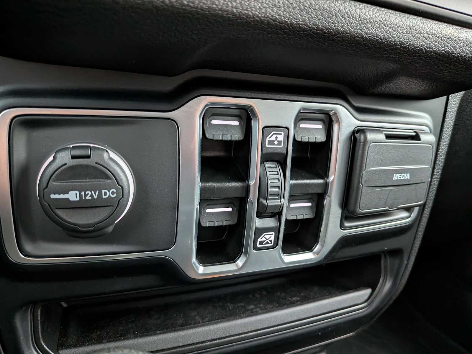 Thumbnail: 2024 Jeep Gladiator - 27