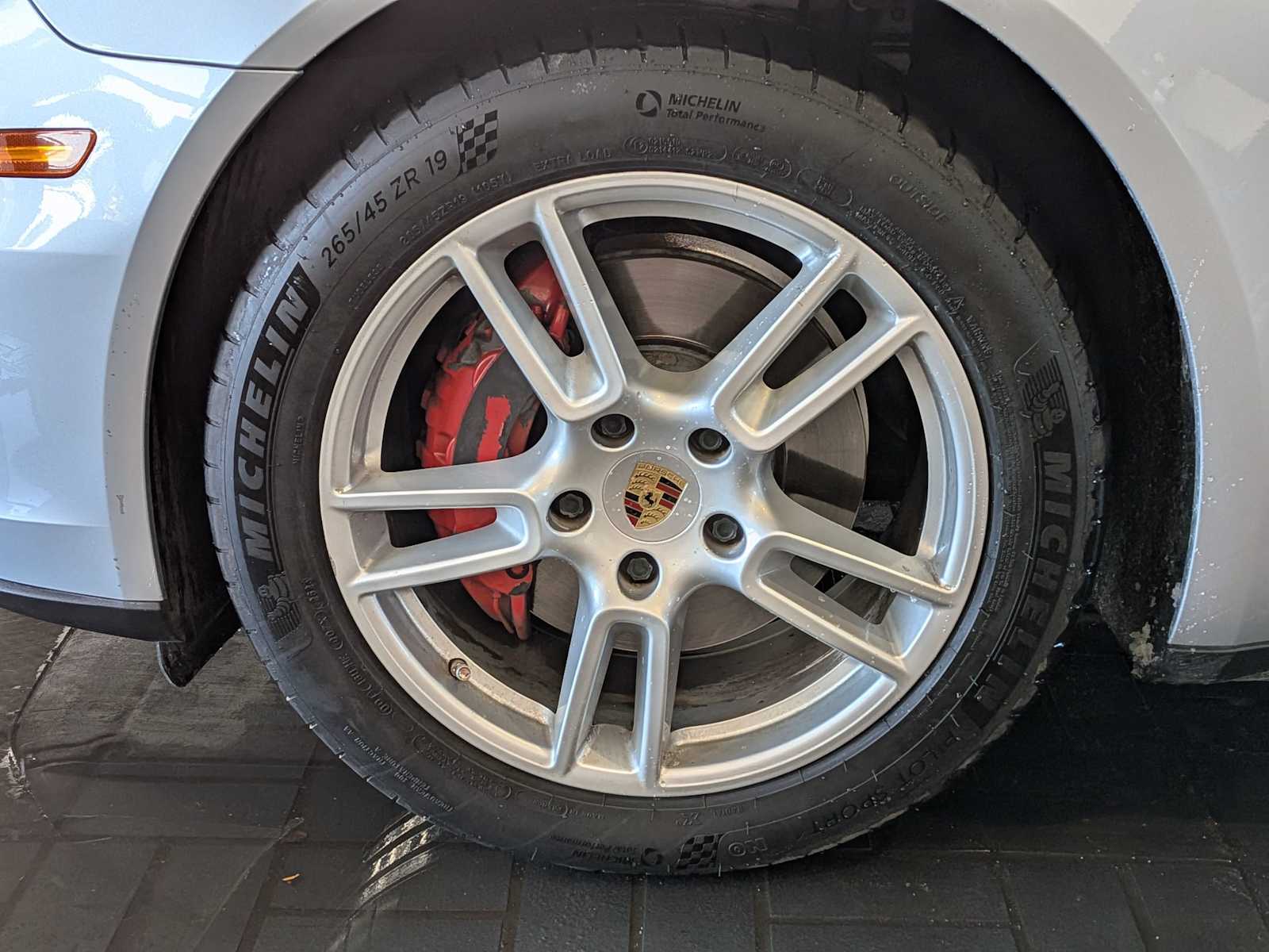 Thumbnail: 2017 Porsche Panamera - 13