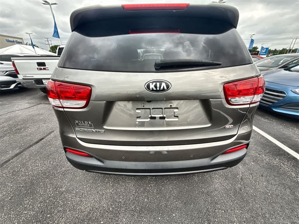 2016 Kia Sorento LX 12