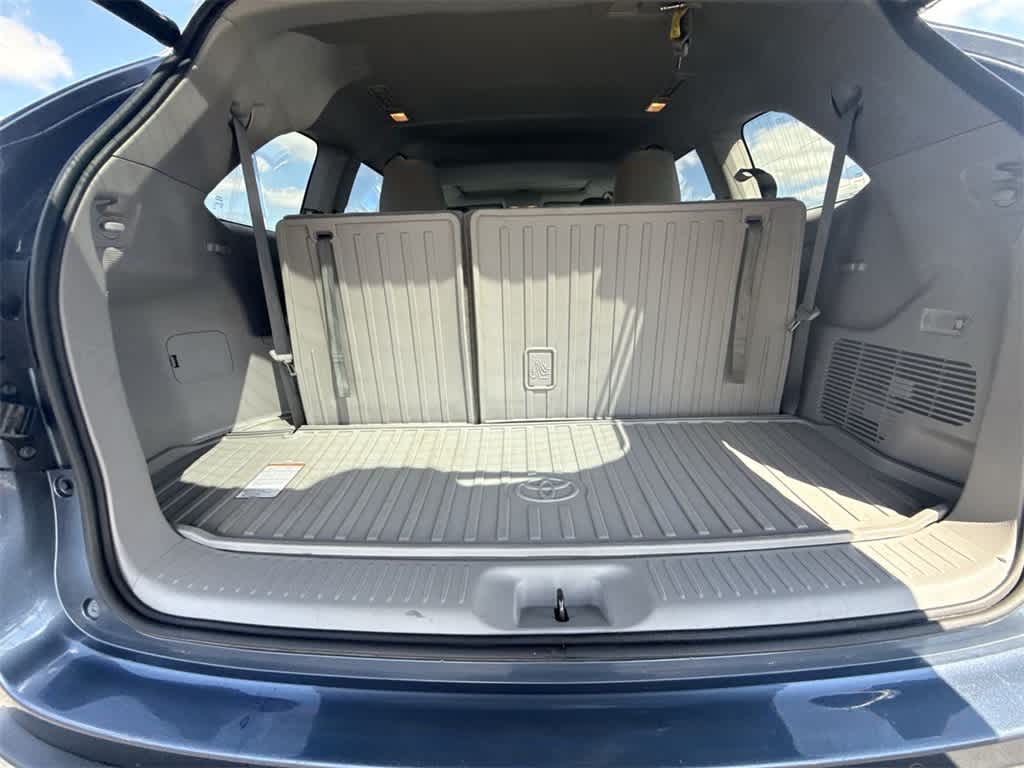 Thumbnail: 2019 Toyota Highlander - 35