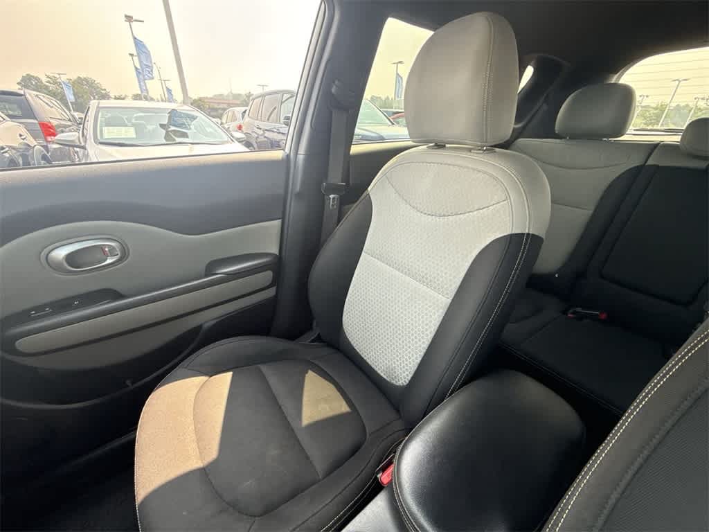 Thumbnail: 2015 Kia Soul - 20