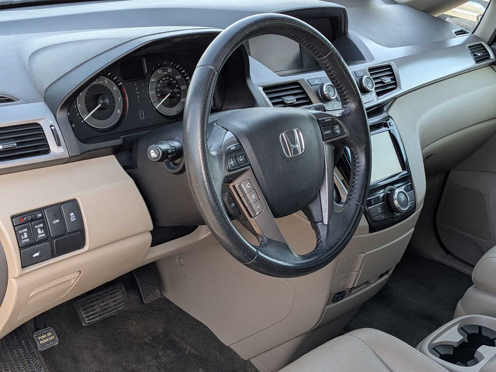 Thumbnail: 2017 Honda Odyssey - 2