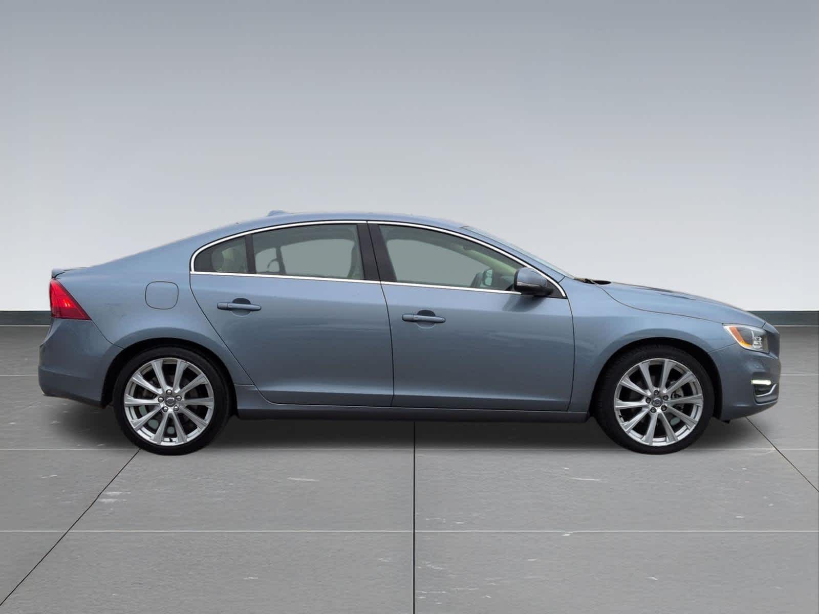 Thumbnail: 2017 Volvo S60 - 7