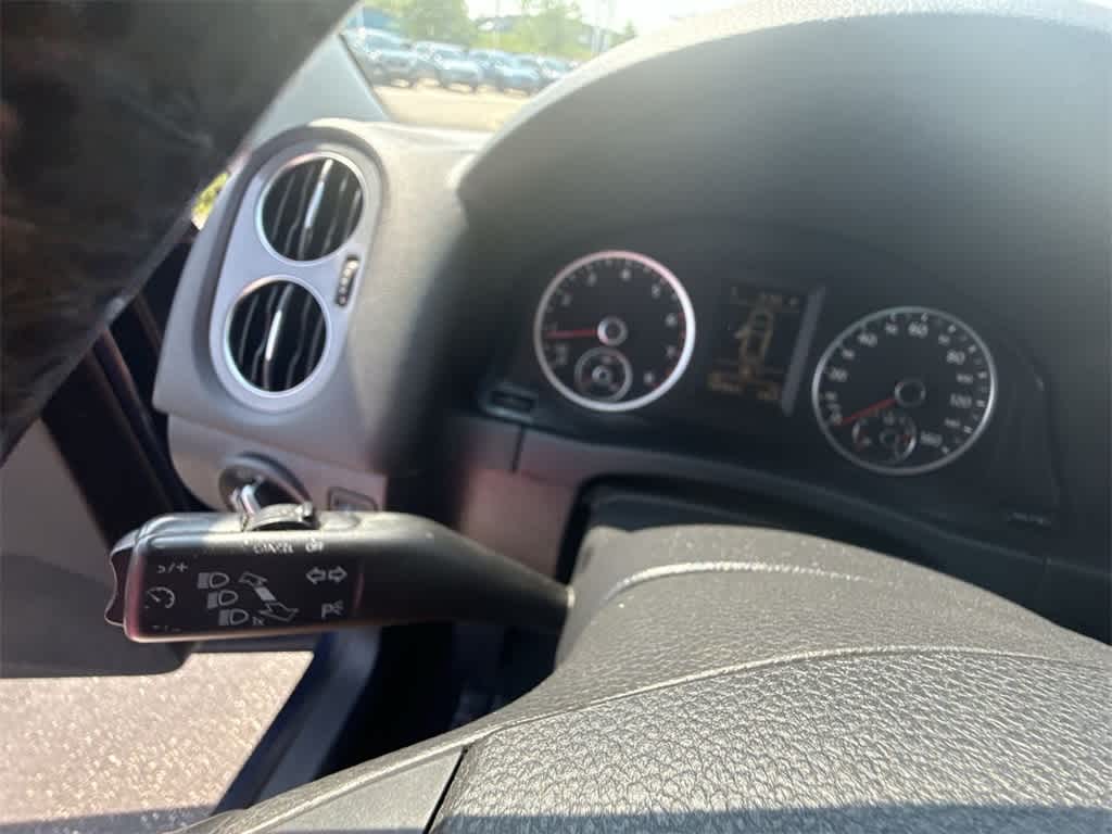 2012 Volkswagen Tiguan SE 27