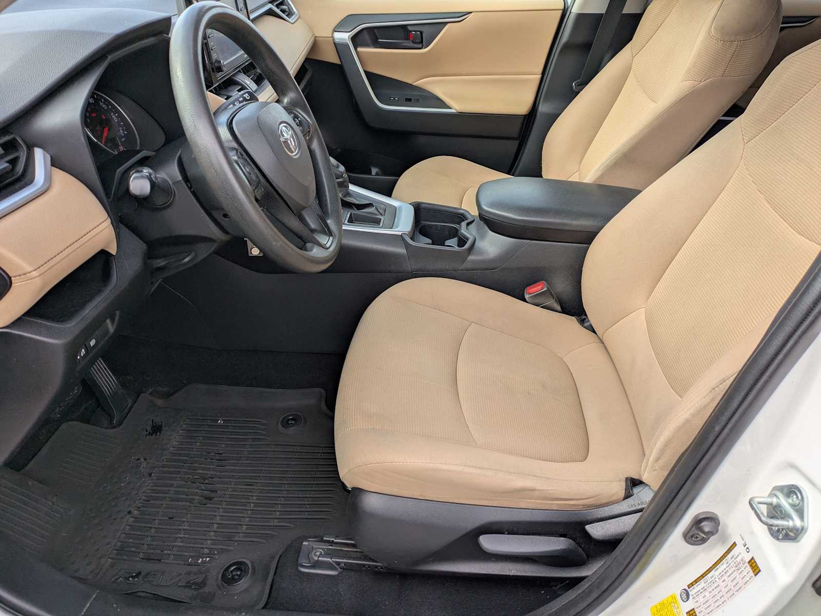 Thumbnail: 2020 Toyota RAV4 - 15