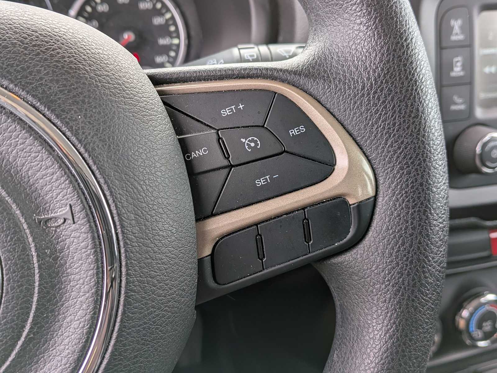 Thumbnail: 2017 Jeep Renegade - 22