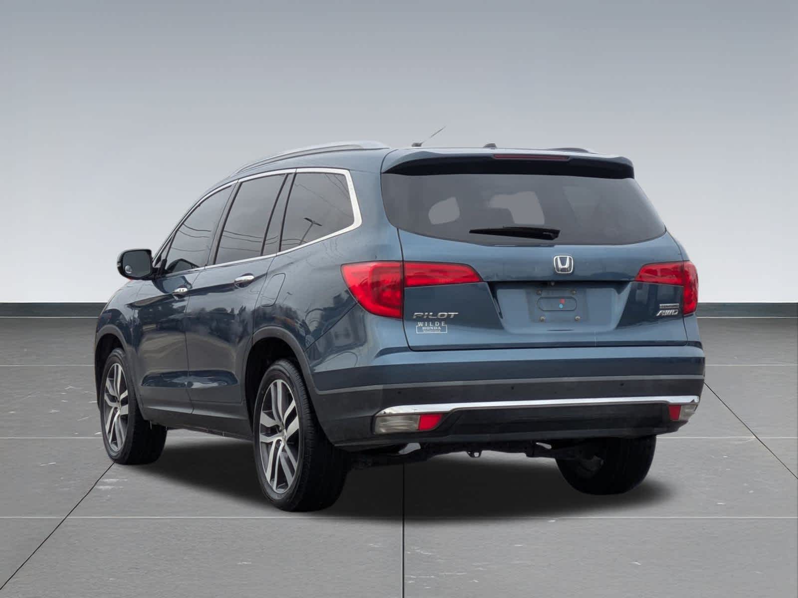 Thumbnail: 2018 Honda Pilot - 4