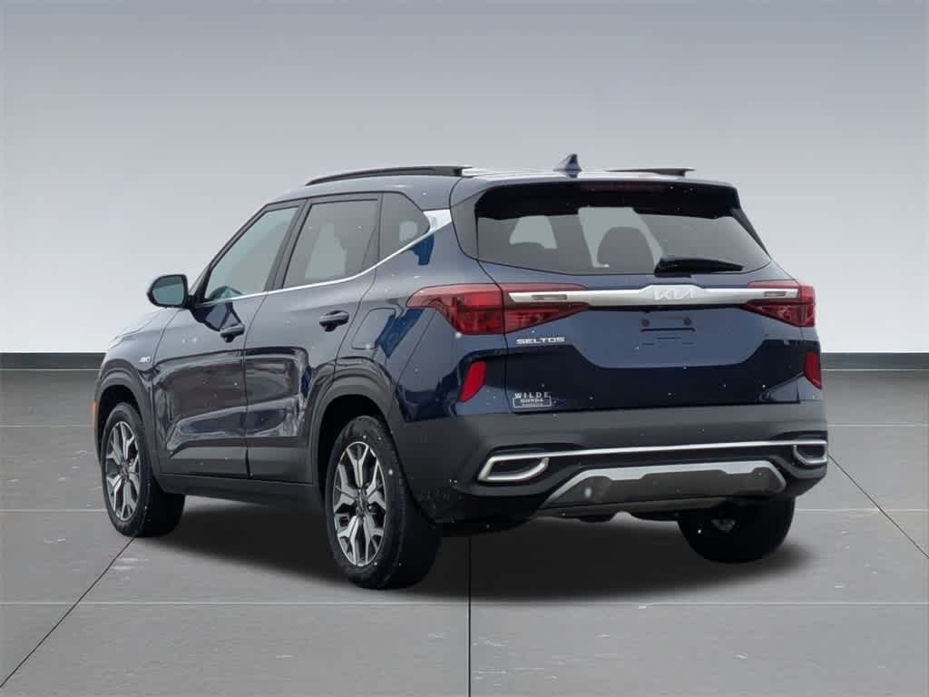 Thumbnail: 2023 Kia Seltos - 4