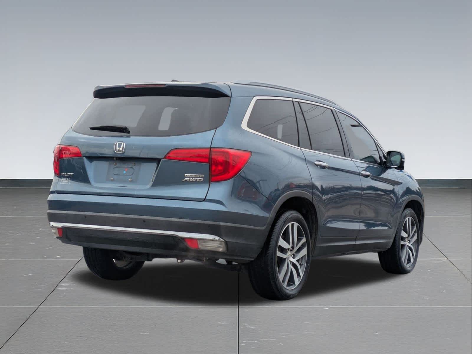 Thumbnail: 2018 Honda Pilot - 6