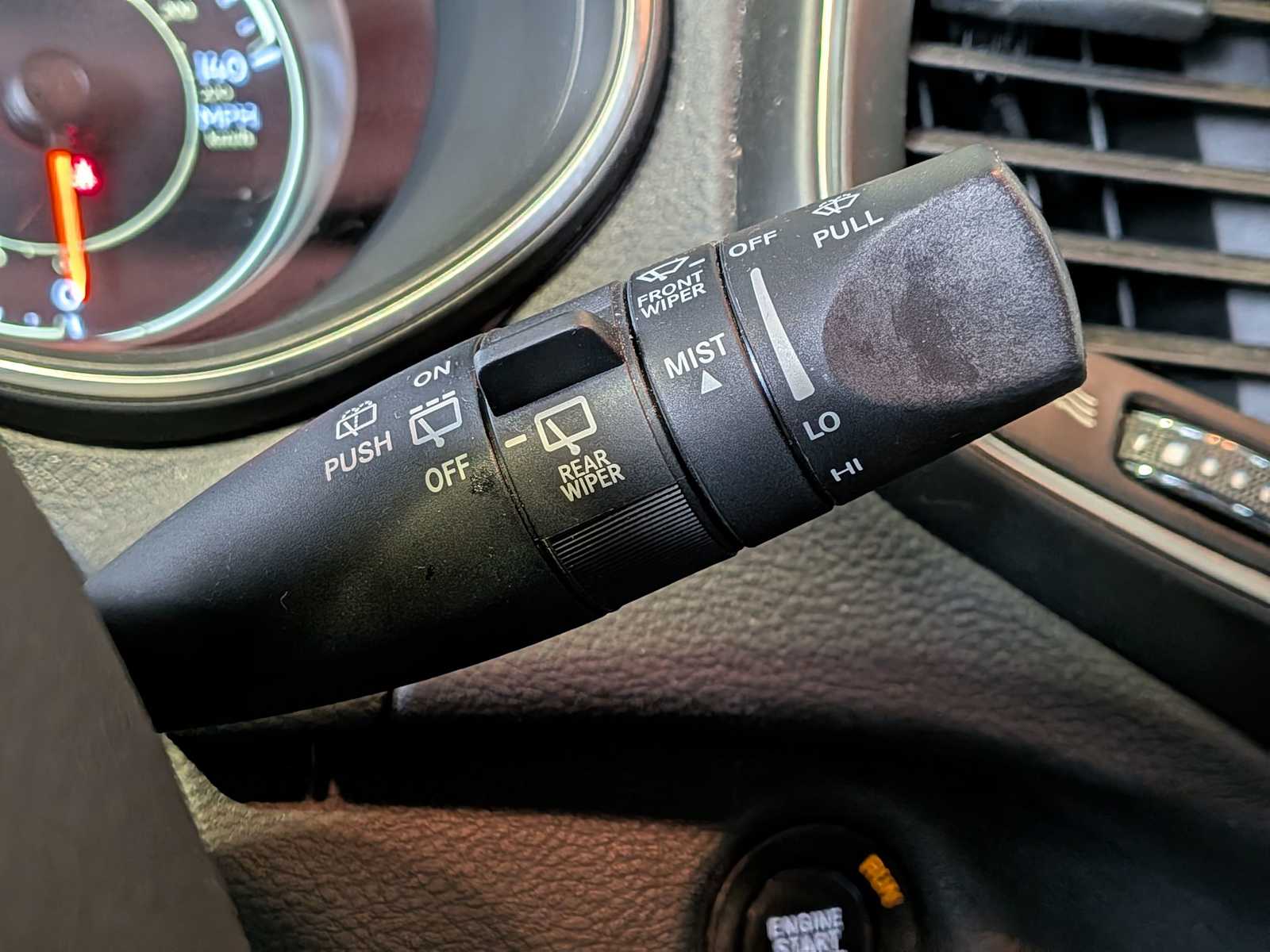 Thumbnail: 2019 Jeep Cherokee - 25