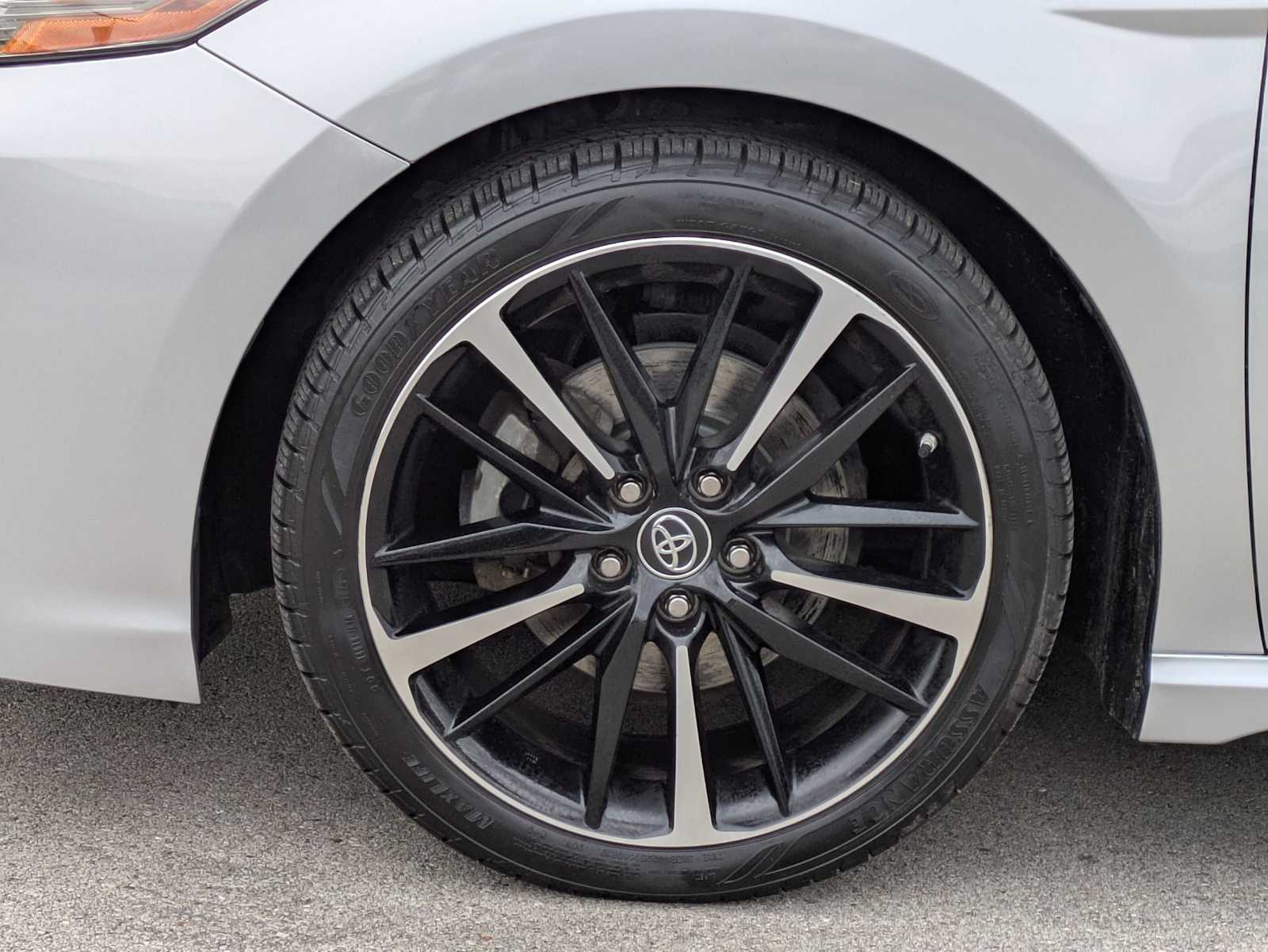 Thumbnail: 2019 Toyota Camry - 13