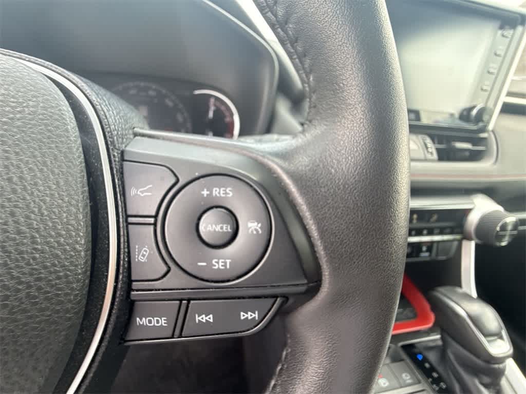 Thumbnail: 2020 Toyota RAV4 - 24