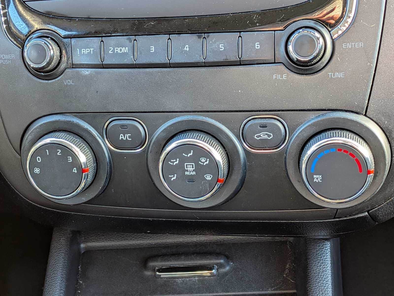 Thumbnail: 2017 Kia Forte - 26