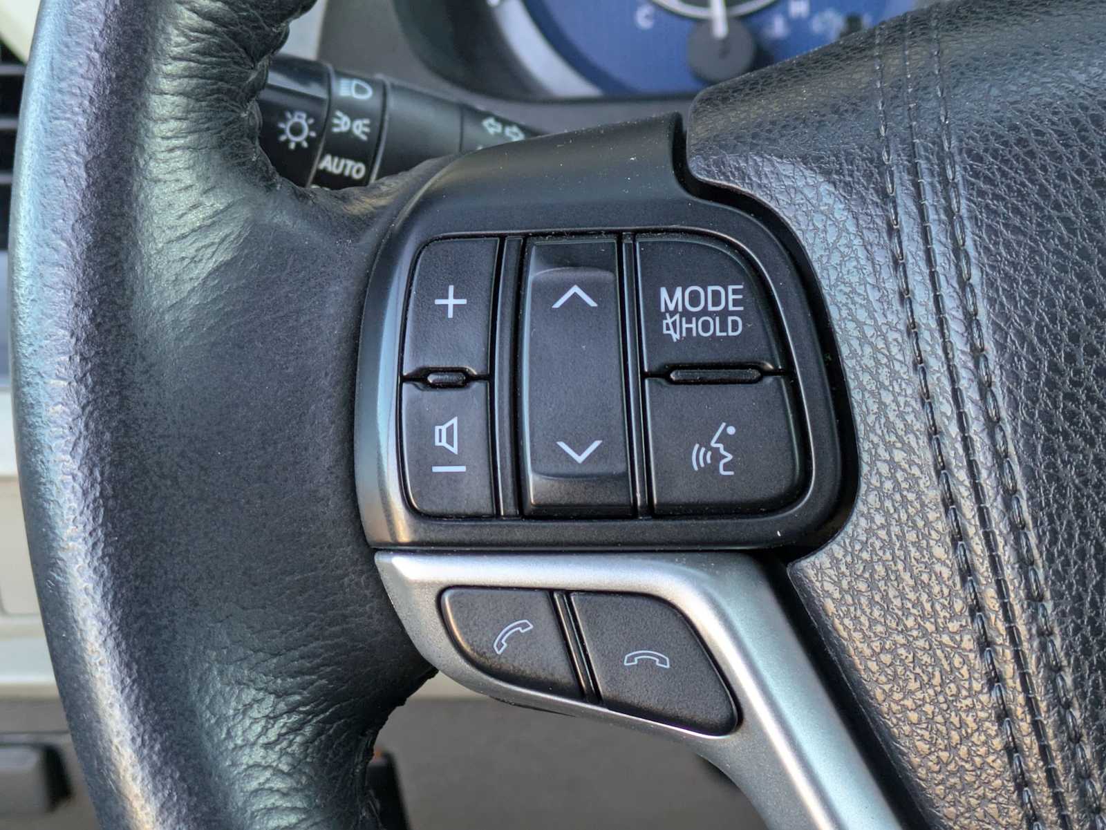 Thumbnail: 2018 Toyota Sienna - 24