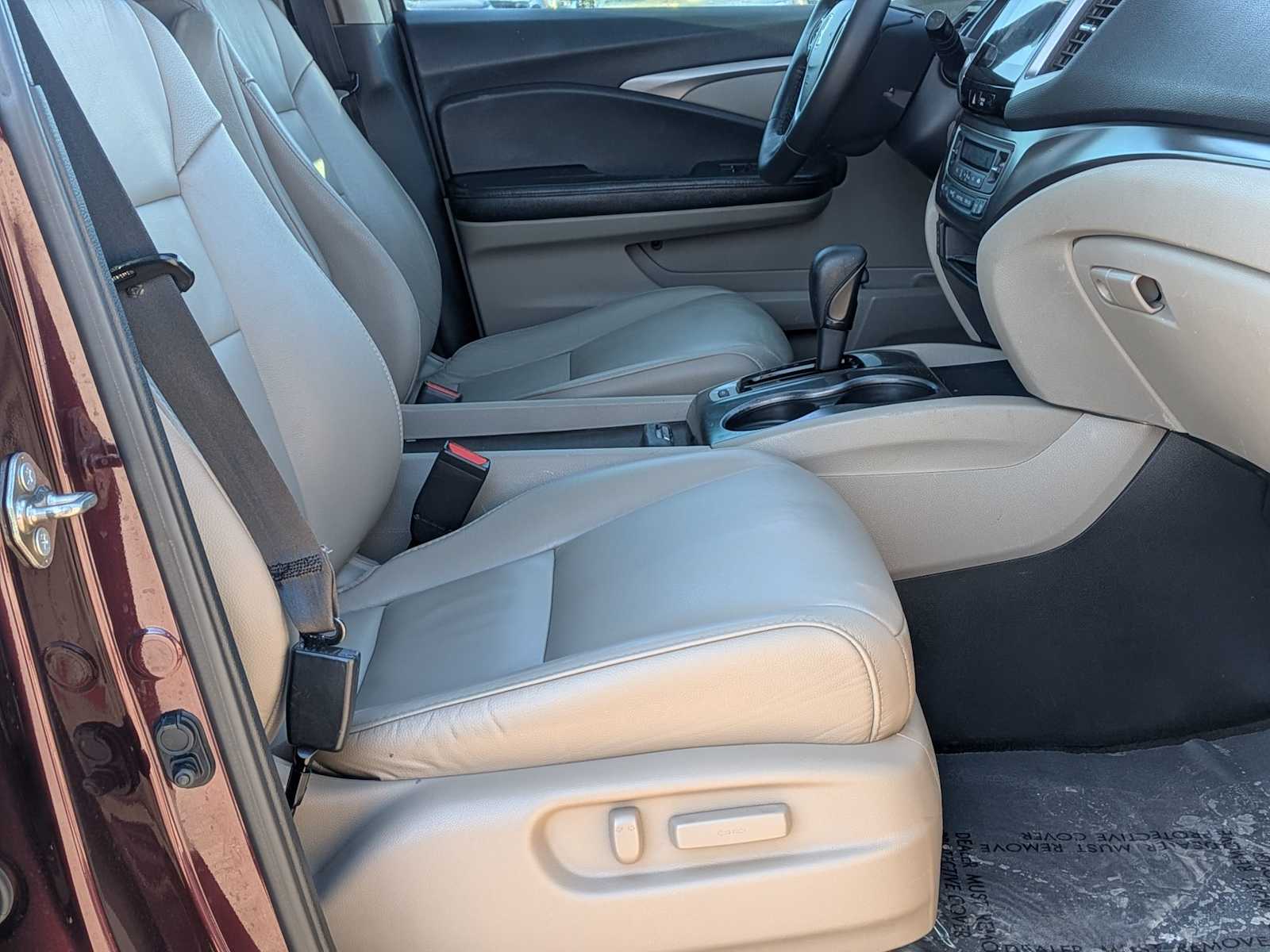 Thumbnail: 2017 Honda Pilot - 24