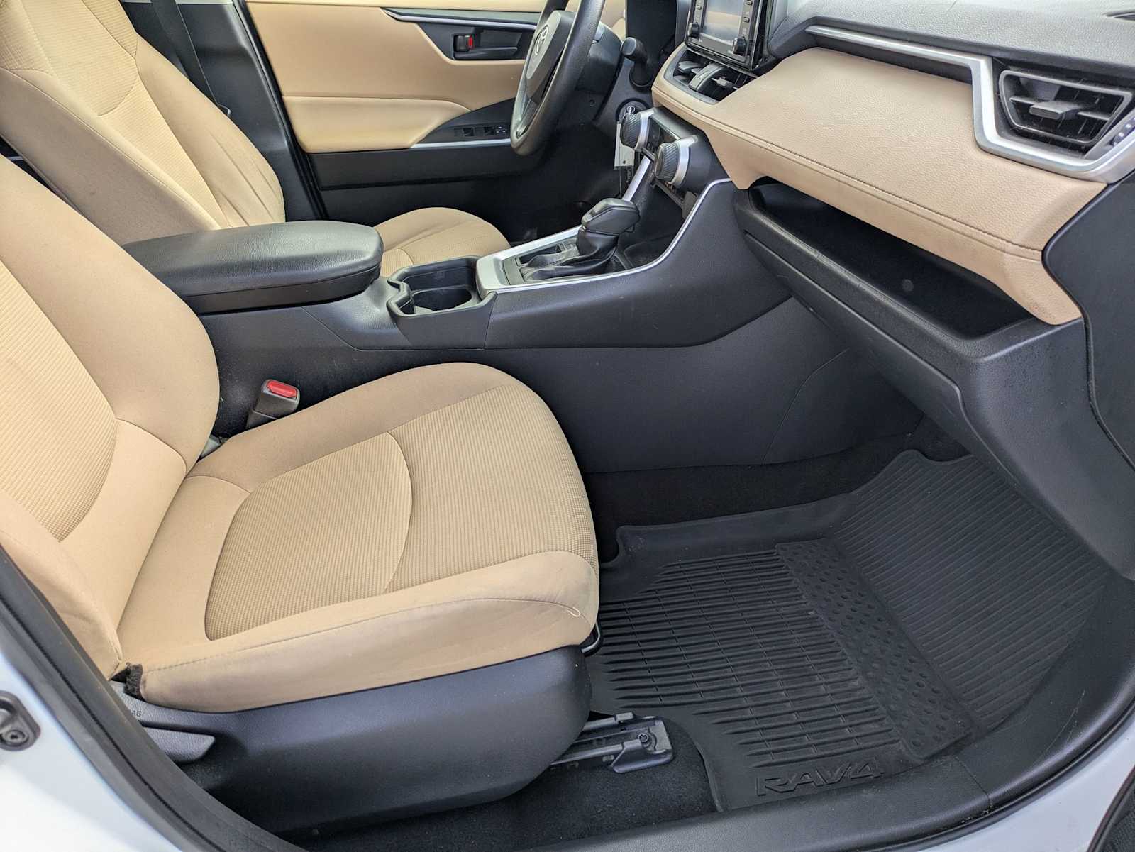 Thumbnail: 2020 Toyota RAV4 - 19