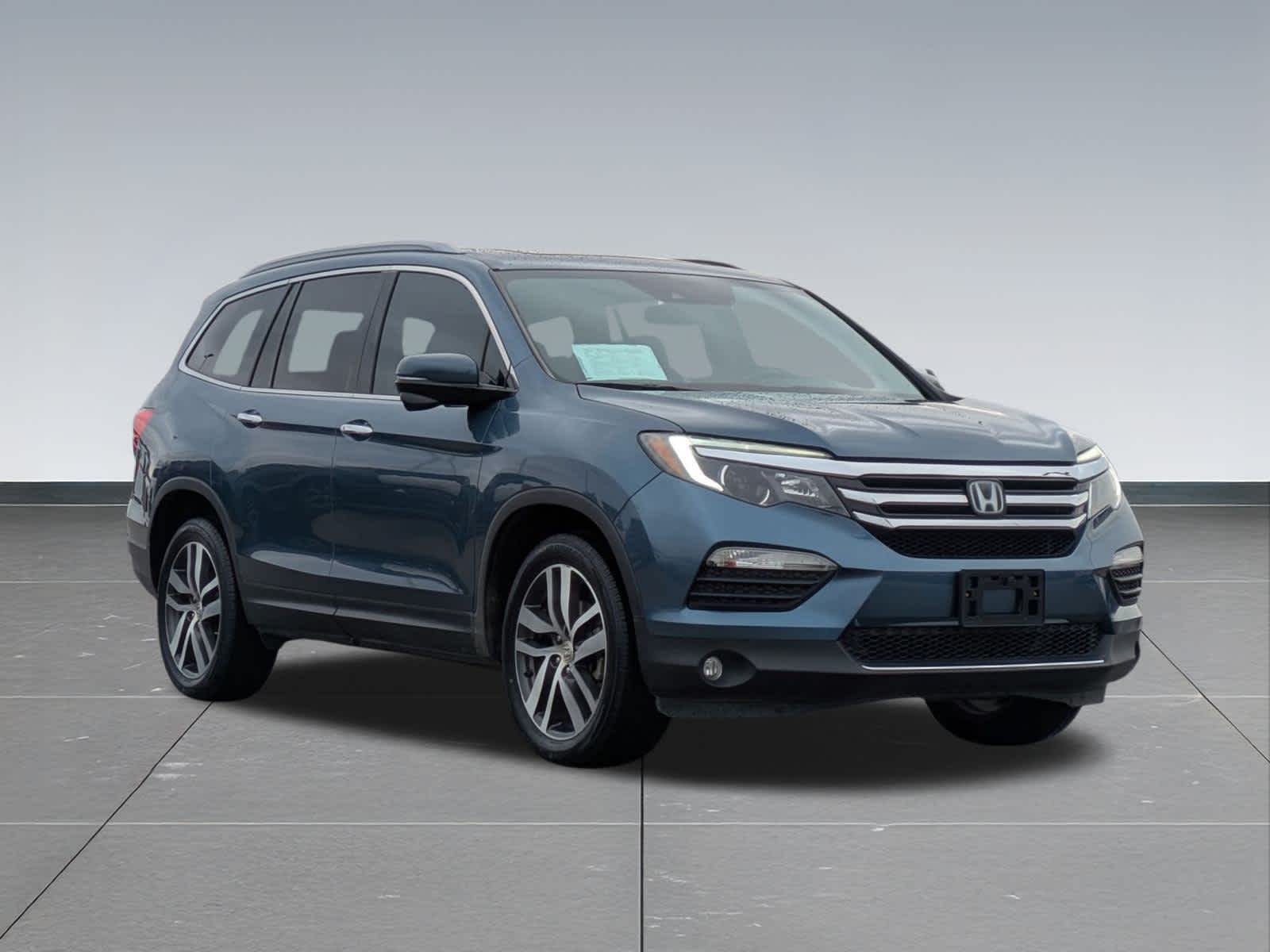 Thumbnail: 2018 Honda Pilot - 8