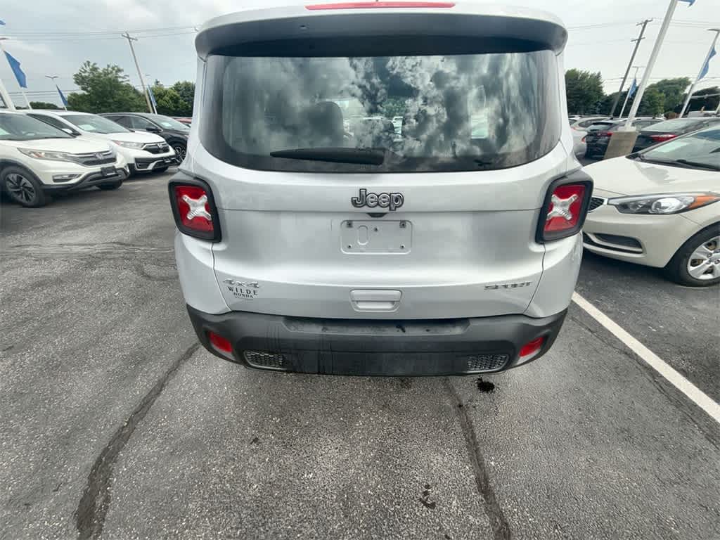 Thumbnail: 2019 Jeep Renegade - 12