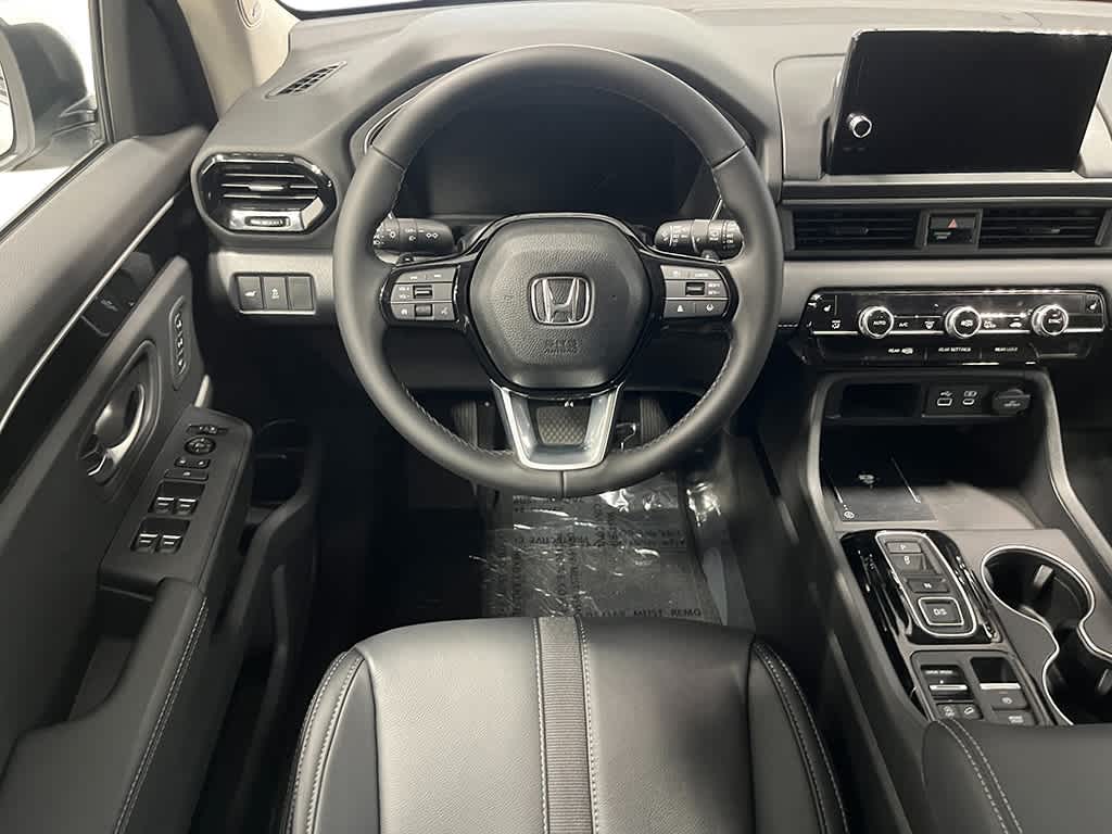2025 Honda Pilot Touring 25