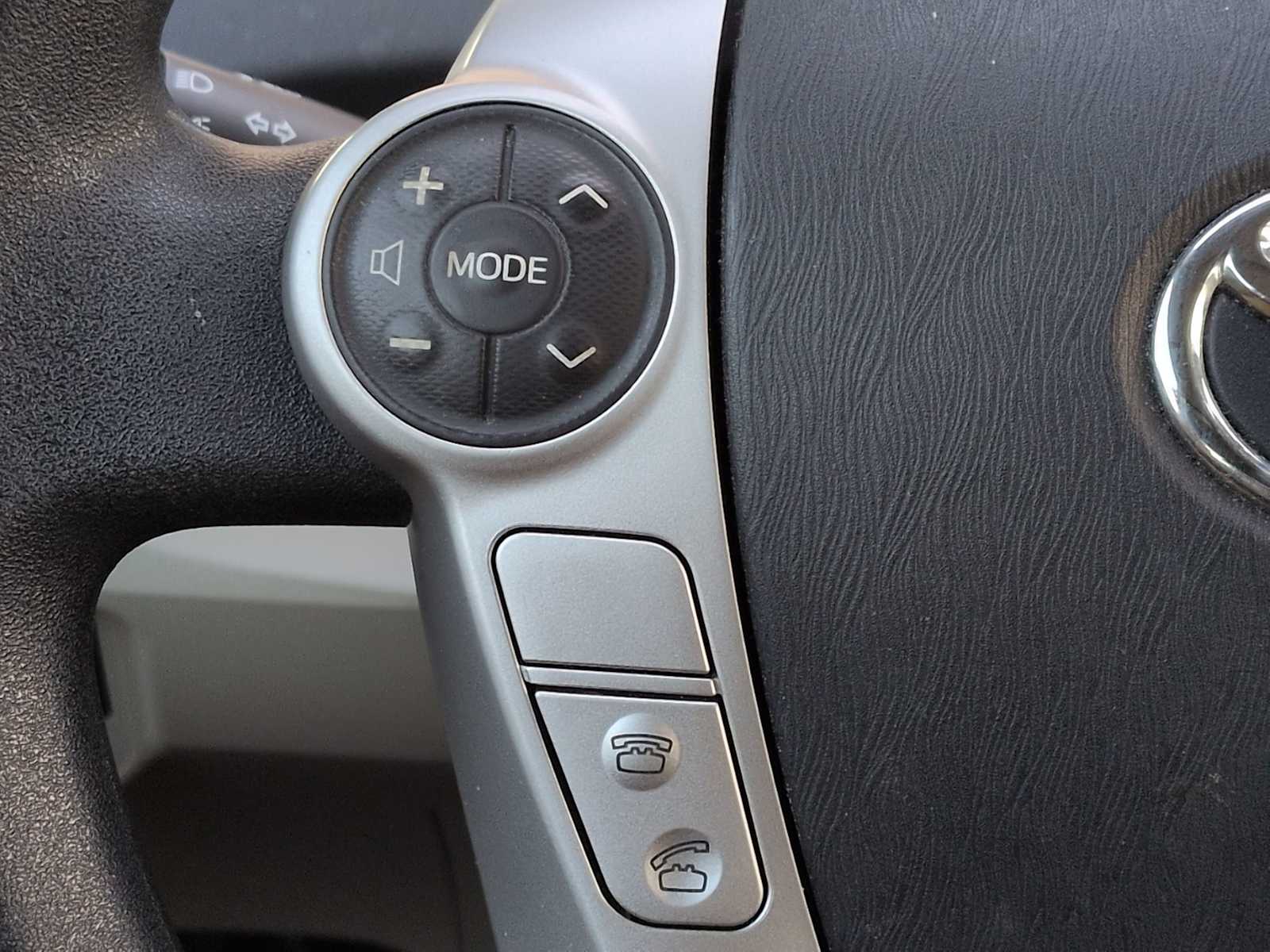 Thumbnail: 2012 Toyota Prius - 18