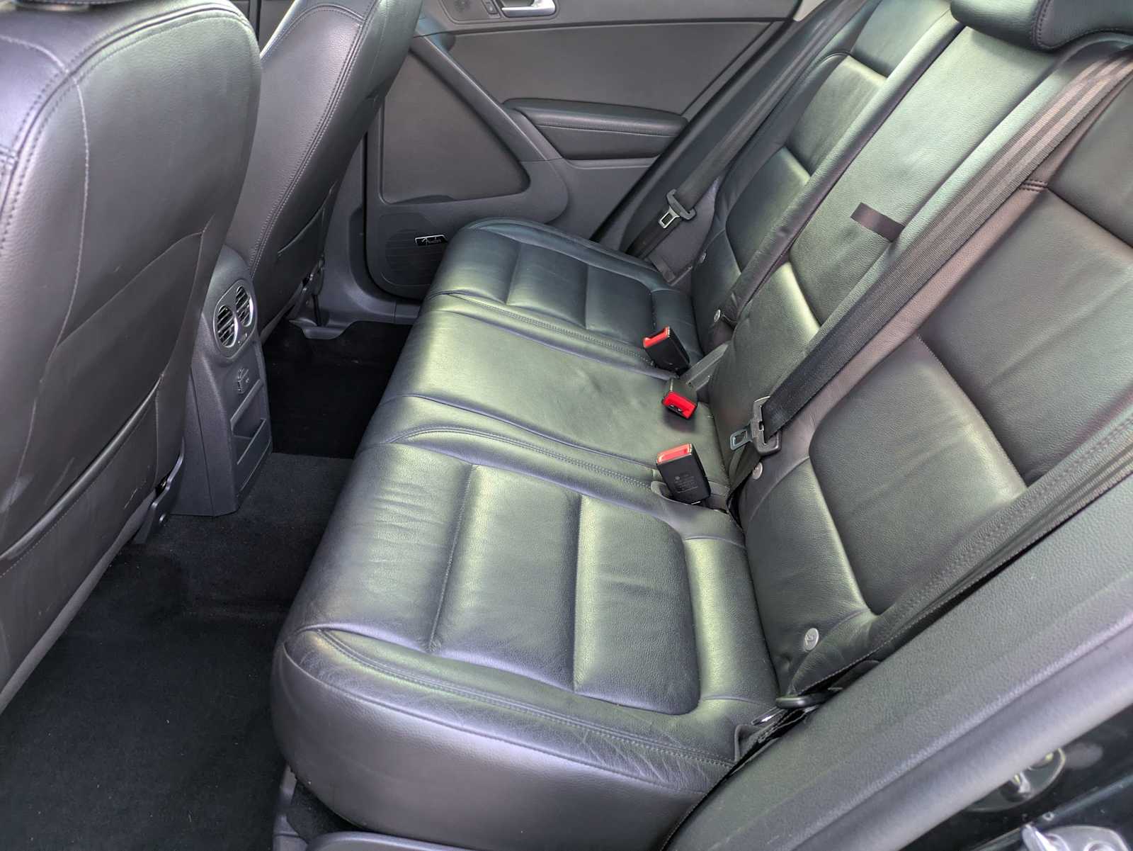 Thumbnail: 2016 Volkswagen Tiguan - 19