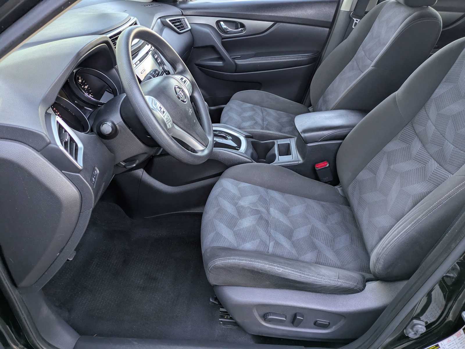 Thumbnail: 2015 Nissan Rogue - 15