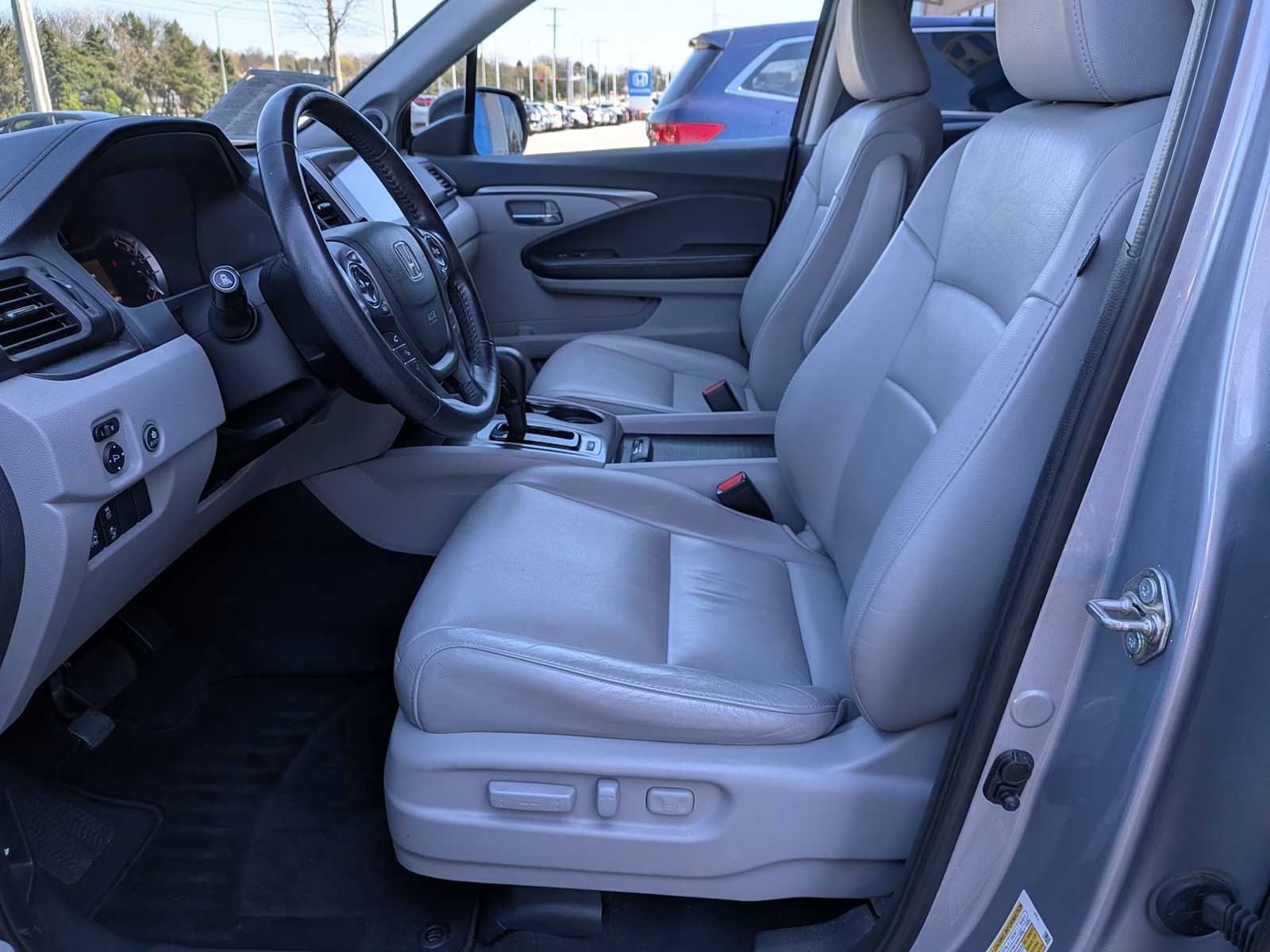 Thumbnail: 2018 Honda Pilot - 15