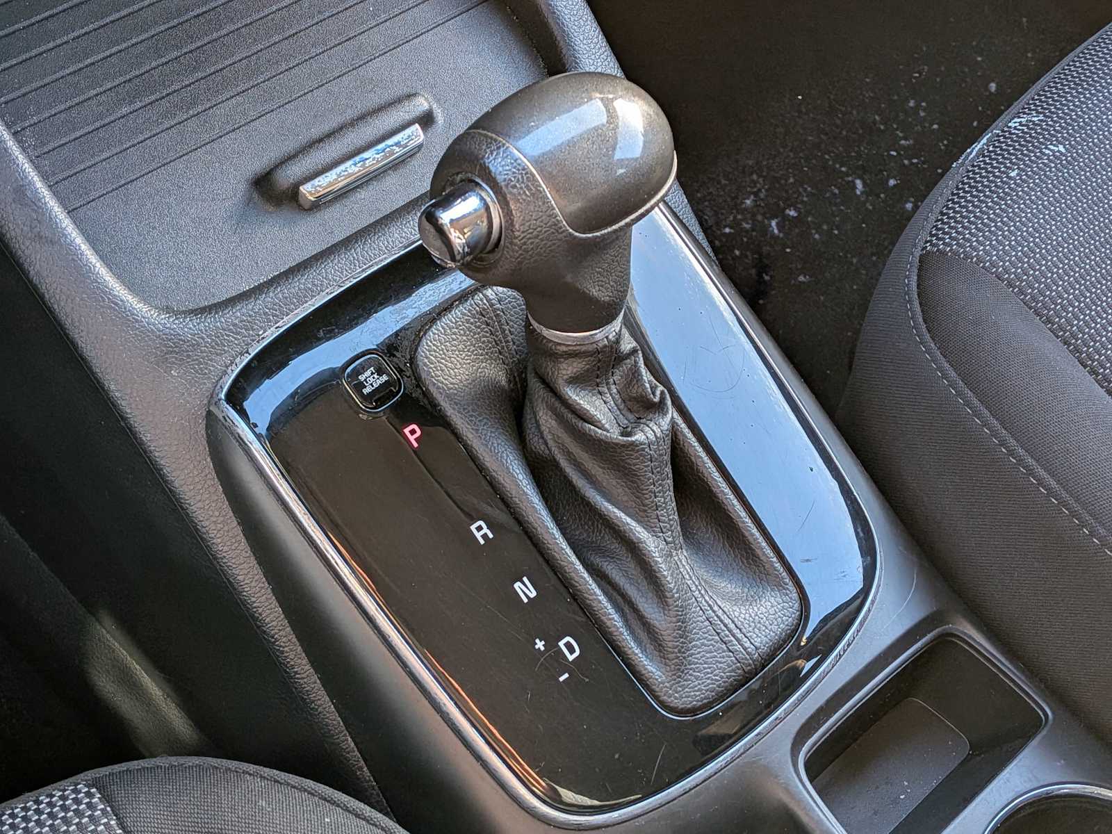 Thumbnail: 2017 Kia Forte - 24