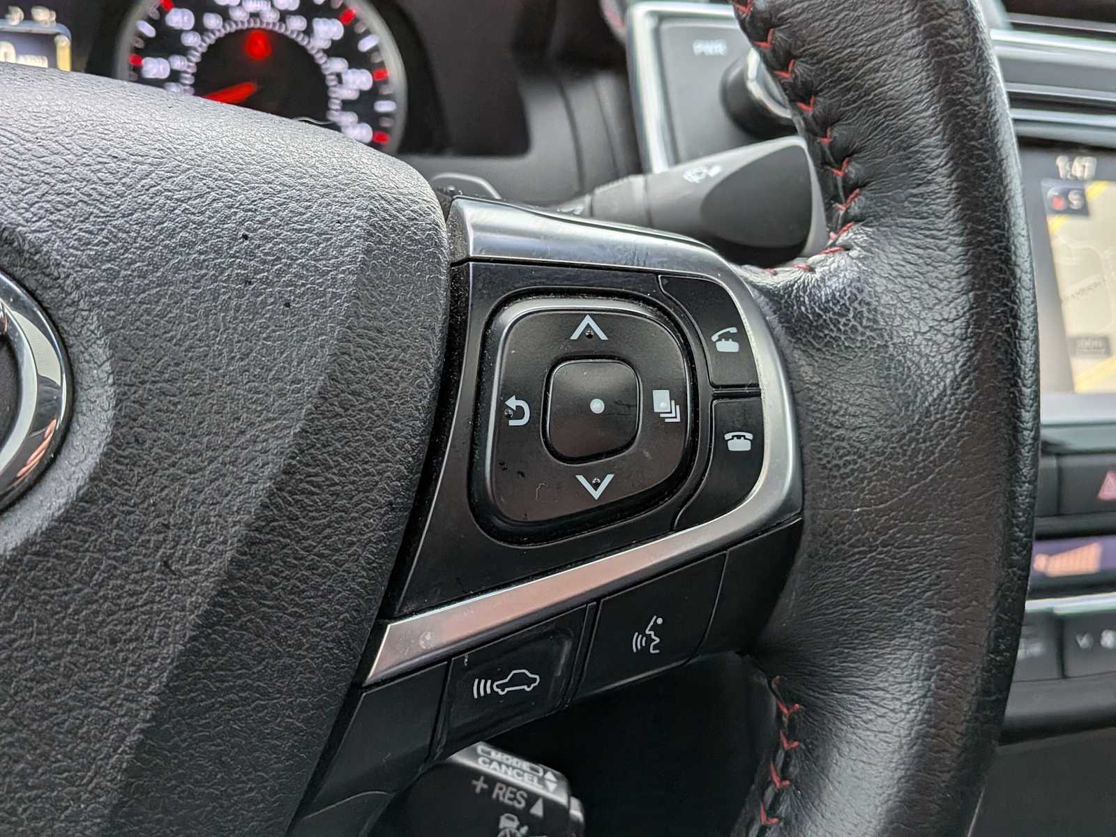 Thumbnail: 2015 Toyota Camry - 25