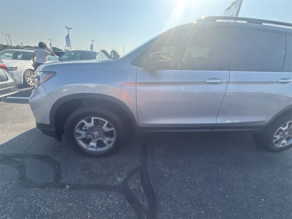 Thumbnail: 2023 Honda Passport - 3