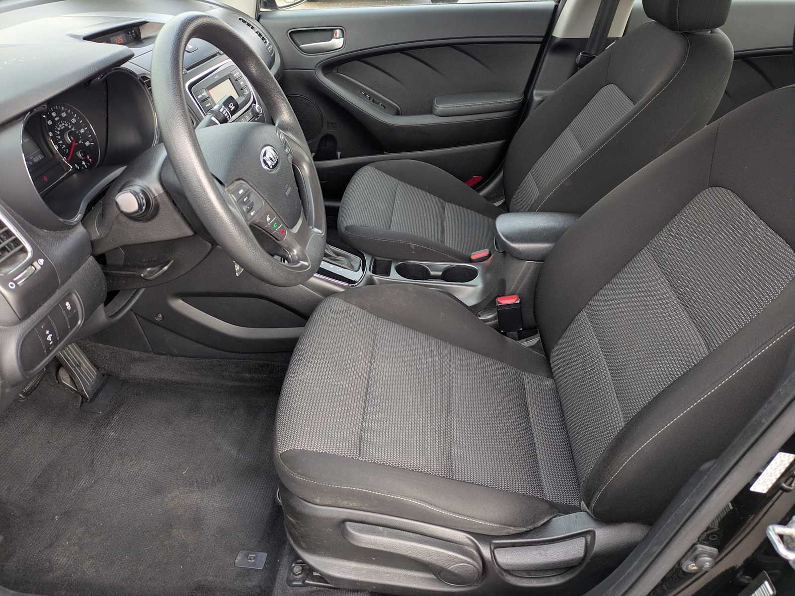 Thumbnail: 2017 Kia Forte - 17