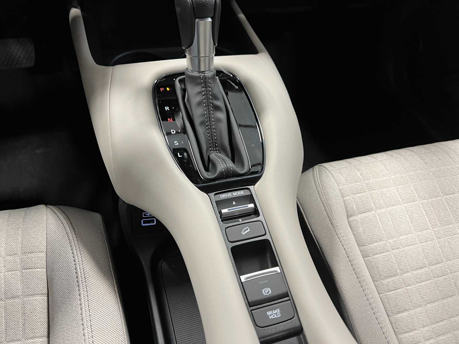2025 Honda HR-V LX 18