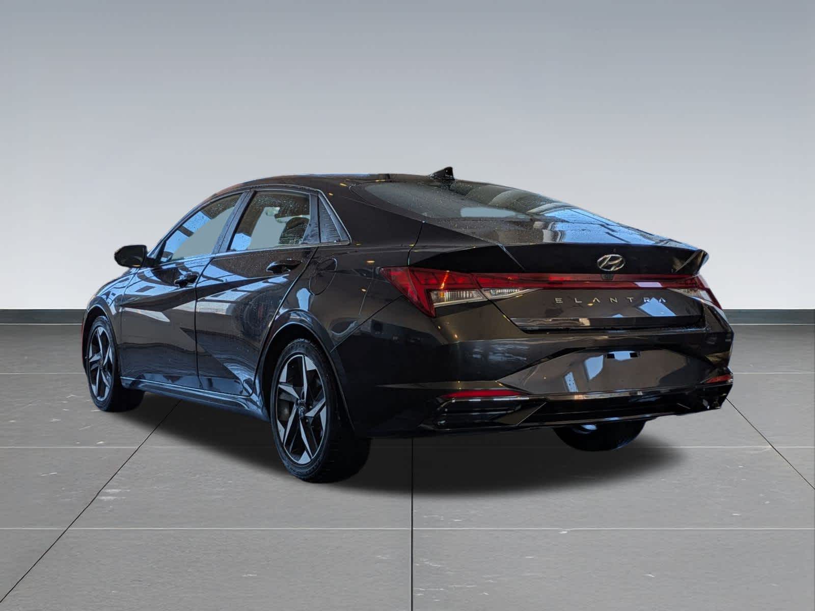 Thumbnail: 2021 Hyundai Elantra - 4