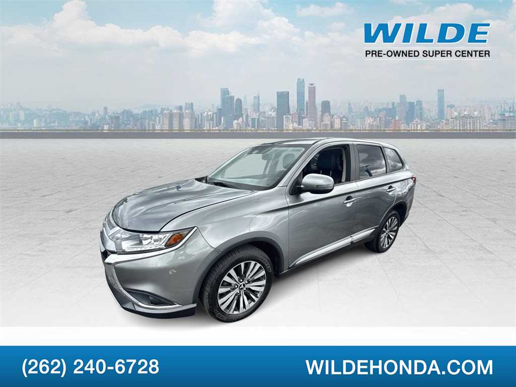 Thumbnail: 2020 Mitsubishi Outlander - 1