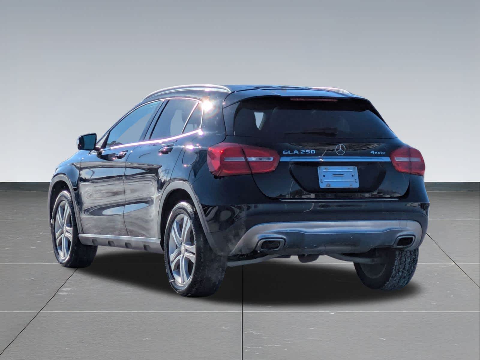 Thumbnail: 2017 Mercedes-Benz GLA - 4