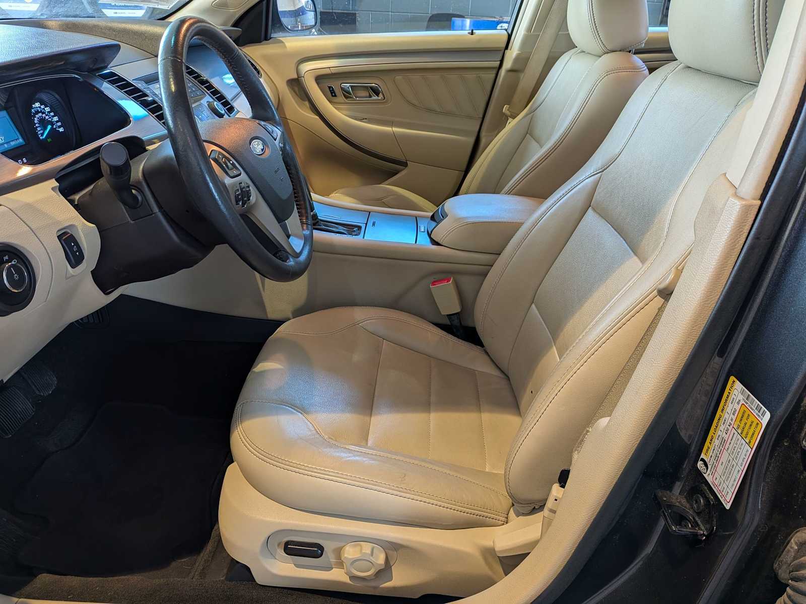 Thumbnail: 2015 Ford Taurus - 14