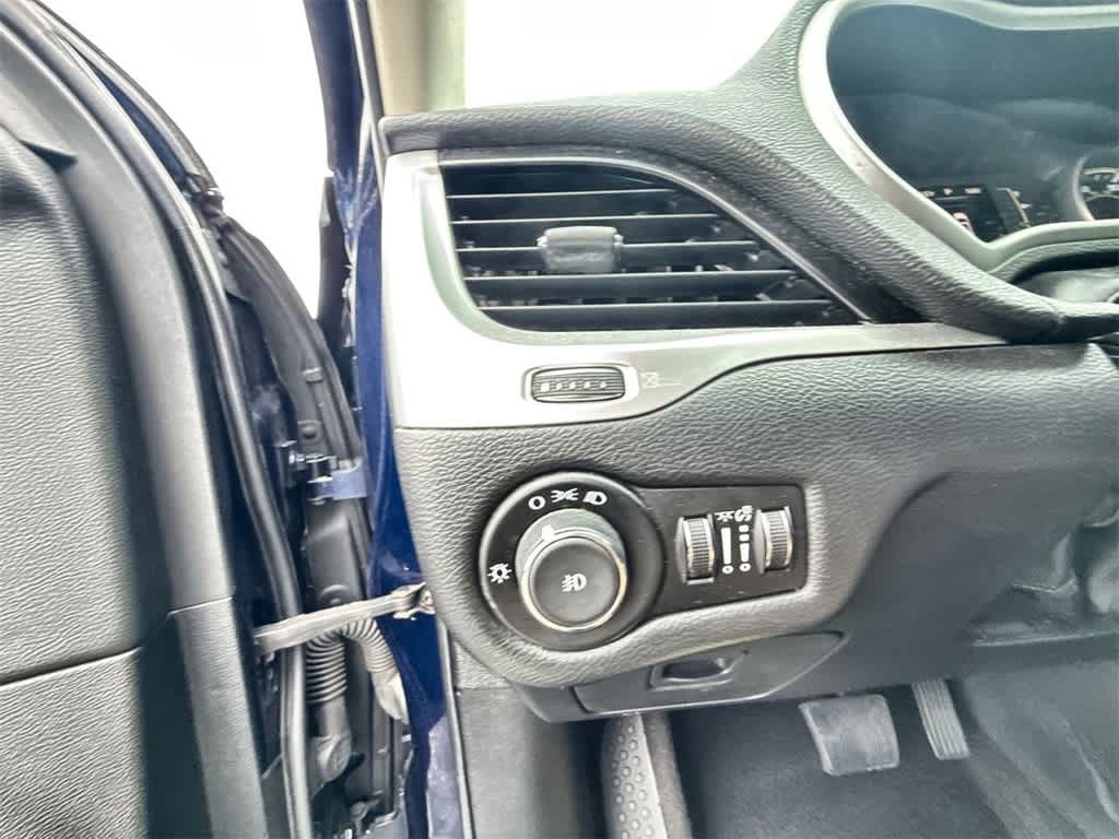 Thumbnail: 2014 Jeep Cherokee - 16
