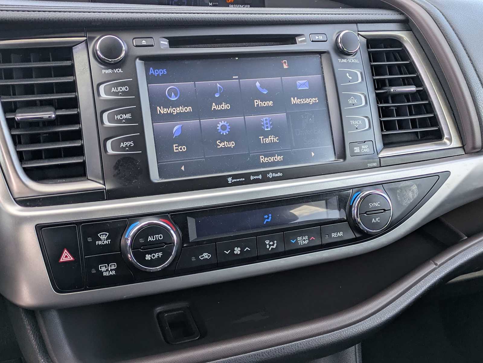 Thumbnail: 2019 Toyota Highlander - 27