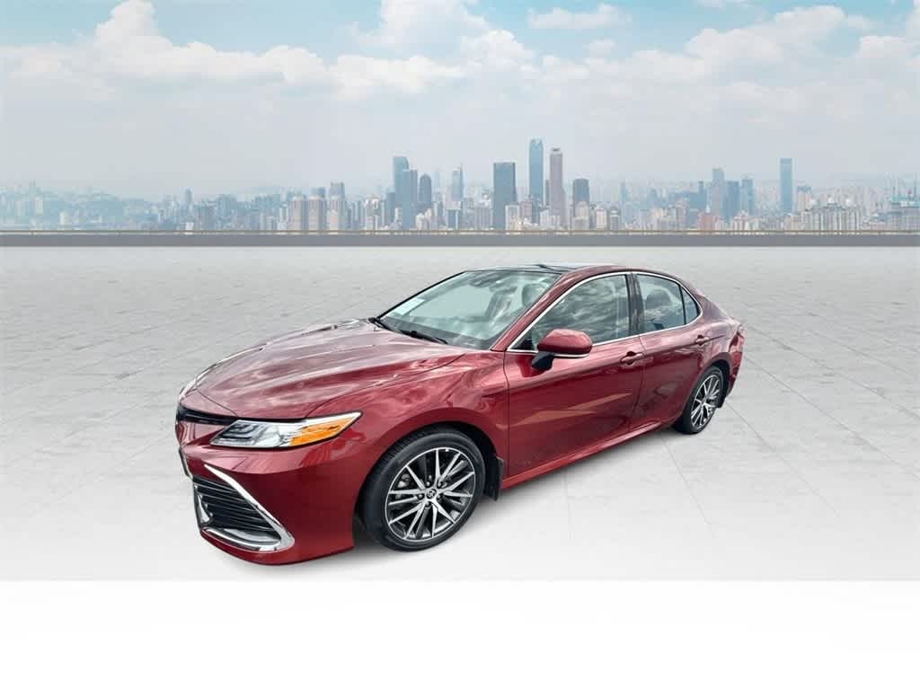2022 Toyota Camry XLE Hero Image