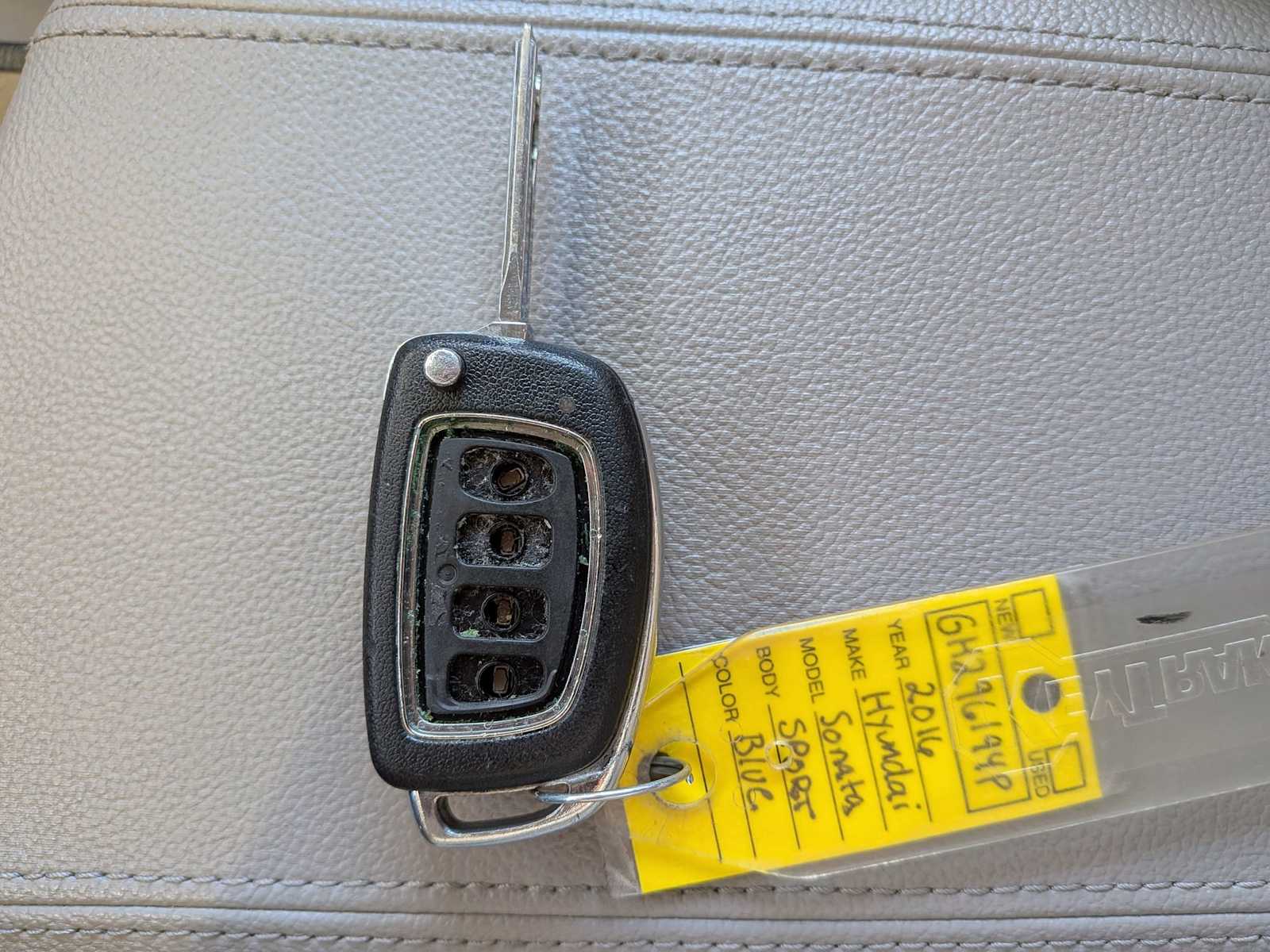 Thumbnail: 2016 Hyundai Sonata - 32