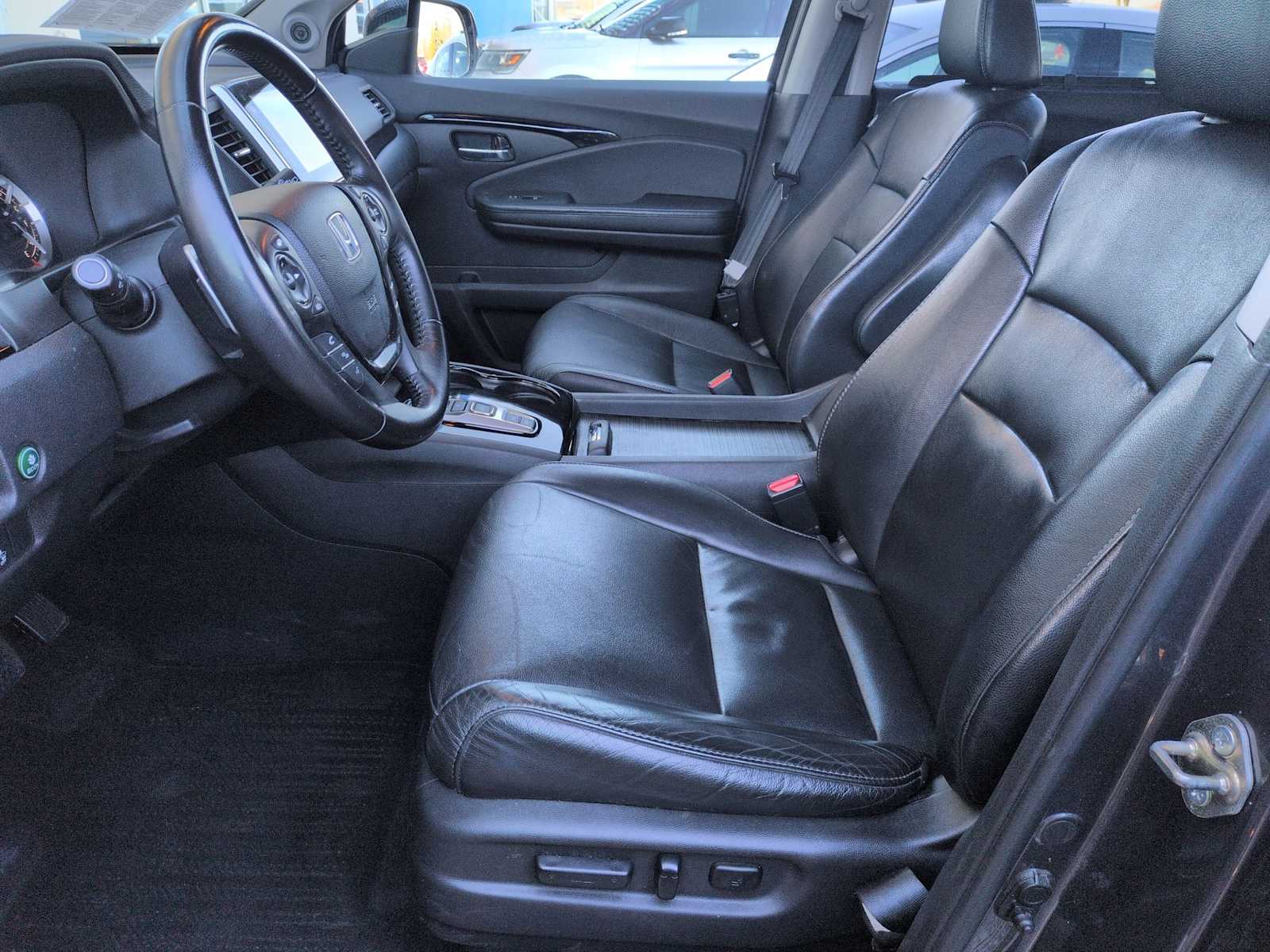 Thumbnail: 2016 Honda Pilot - 16