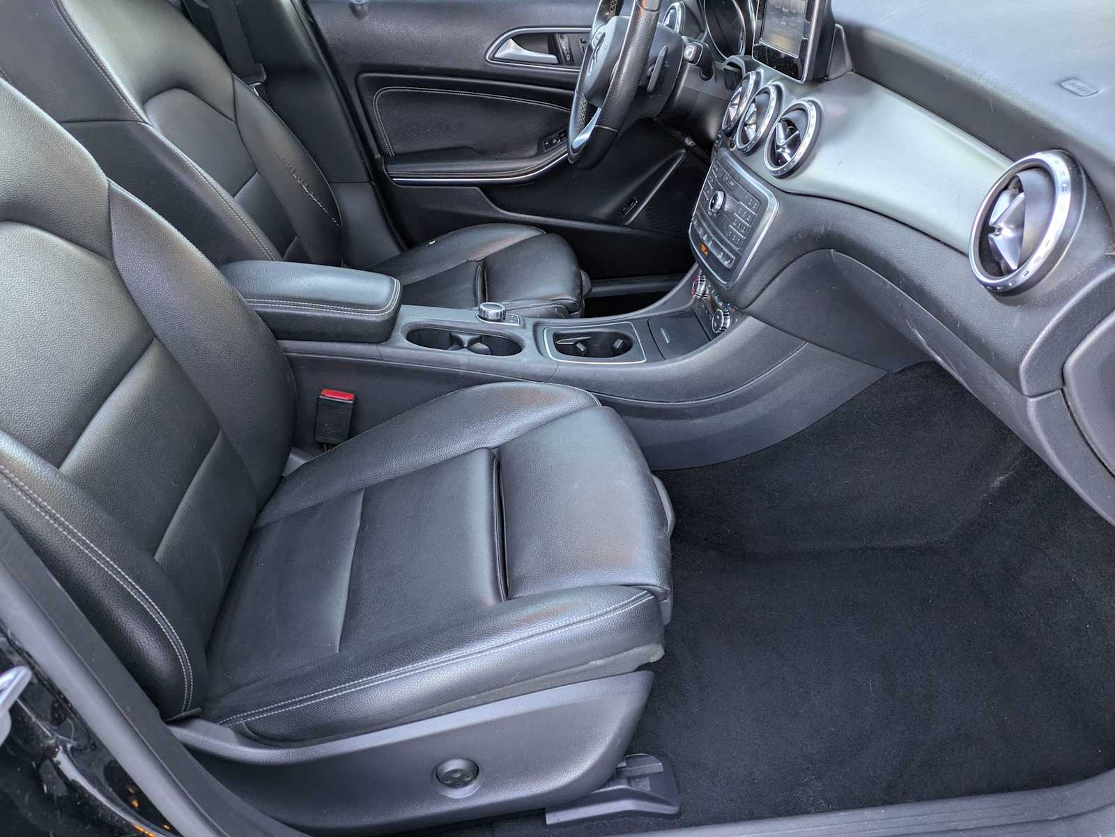 Thumbnail: 2017 Mercedes-Benz GLA - 22