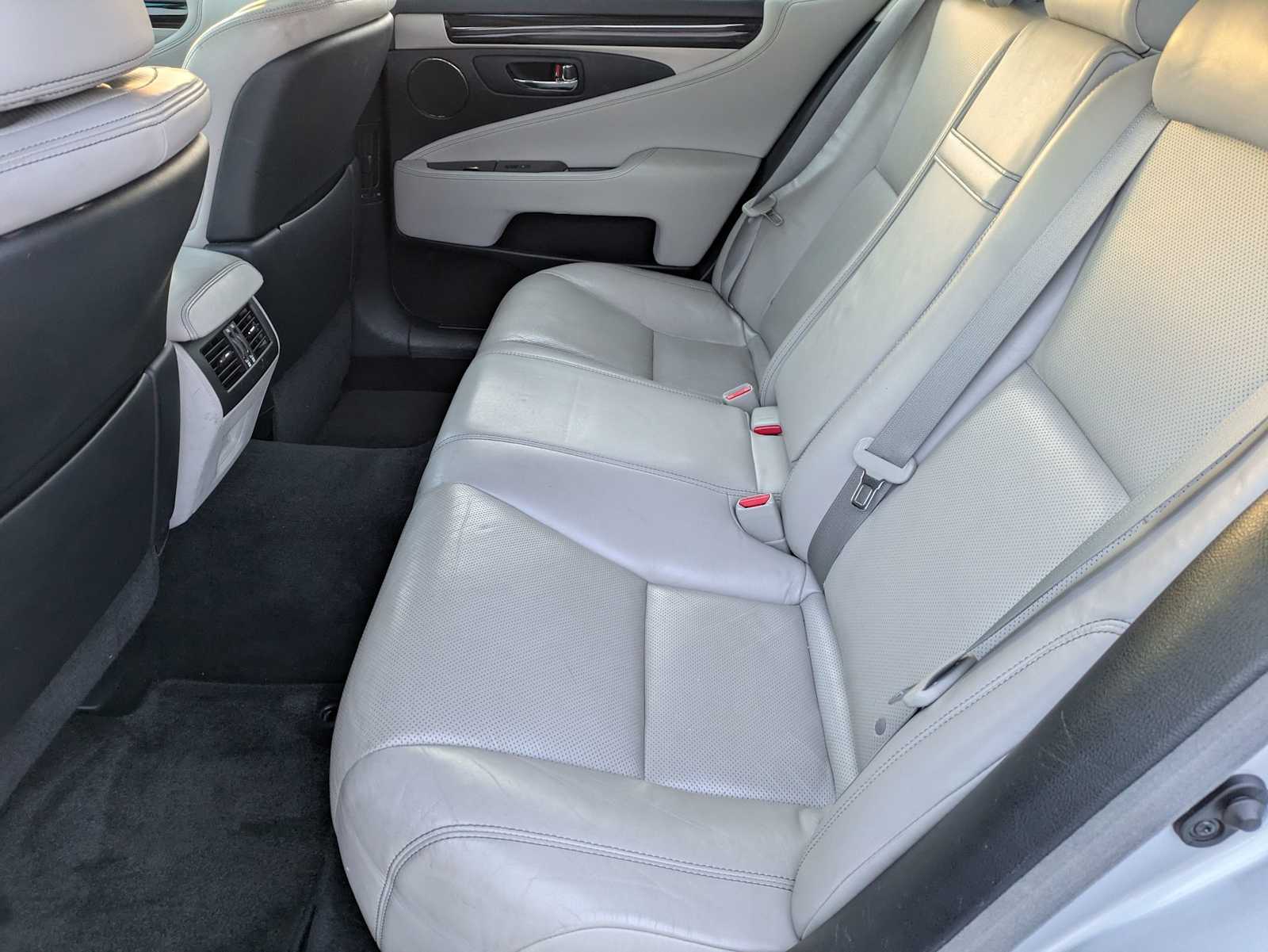 Thumbnail: 2015 Lexus LS - 19