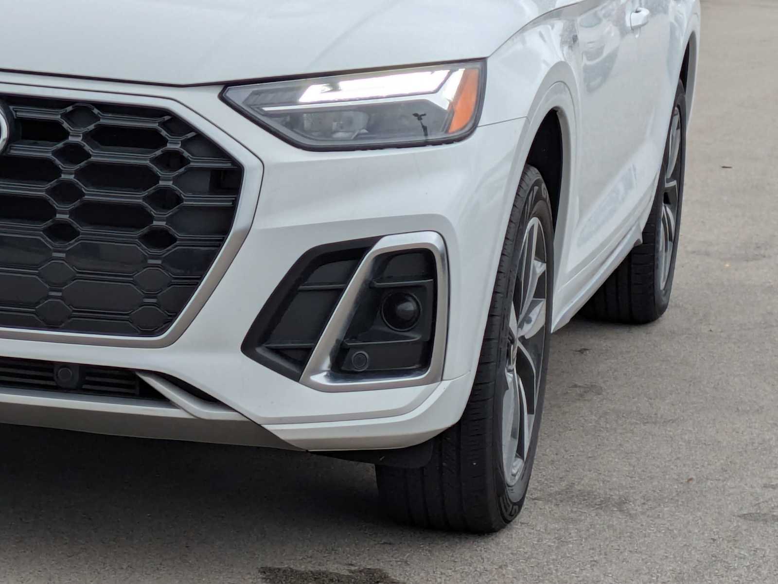 Thumbnail: 2023 Audi Q5 - 10