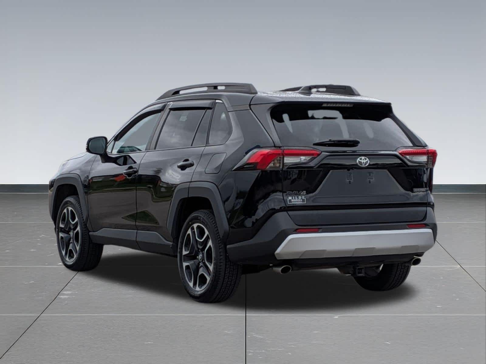 Thumbnail: 2019 Toyota RAV4 - 4
