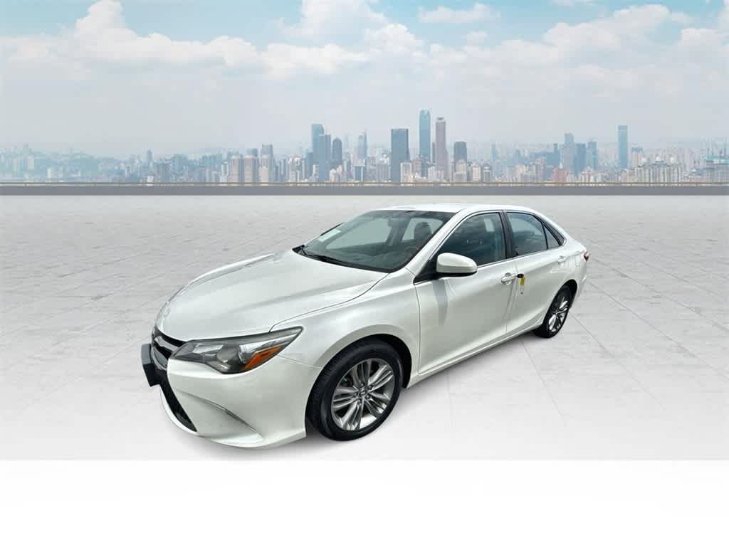 2015 Toyota Camry SE -
                  Waukesha, WI